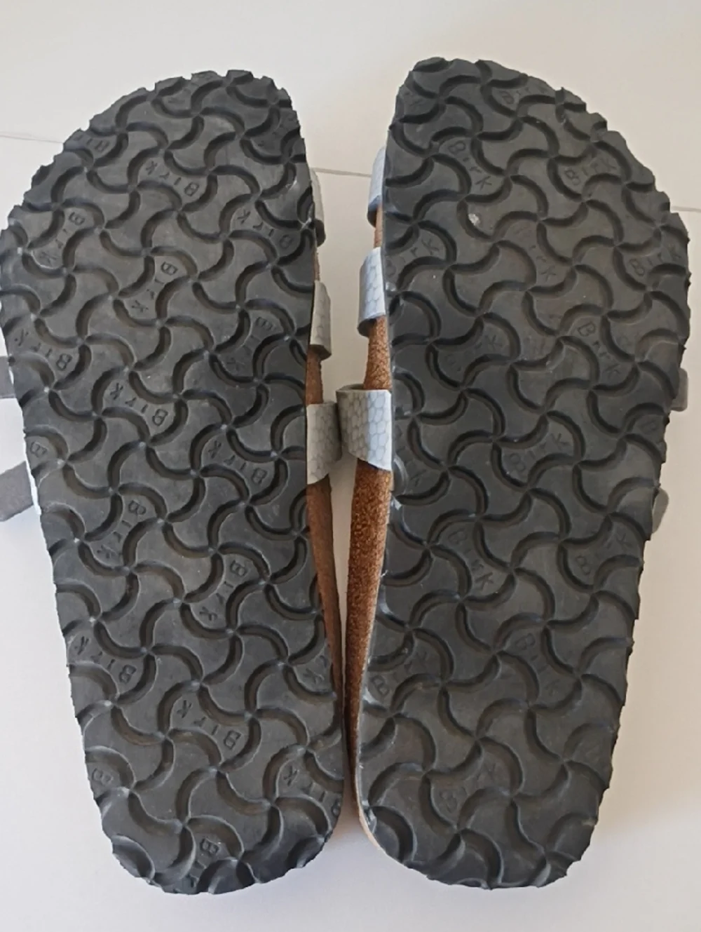 Birkenstock Birkis Xenia 3-strap slides in silver. Size 38 7 womens